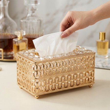 بكيت محارم مستطيل مرصع بقطع كريستال بزخارف ذهبية